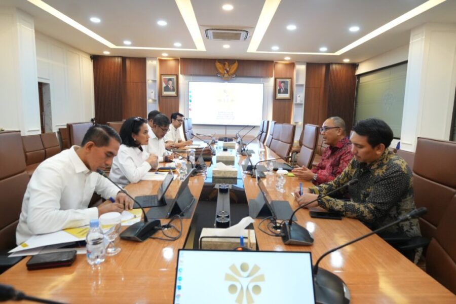 34B696D5-F7A6-4C54-9E40-07EF16C0F878 34B696D5-F7A6-4C54-9E40-07EF16C0F878