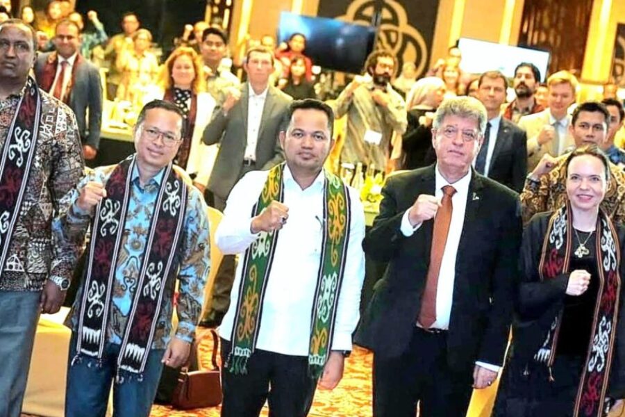 F753CE35-D113-48B1-BF13-BD1D786DABAE F753CE35-D113-48B1-BF13-BD1D786DABAE